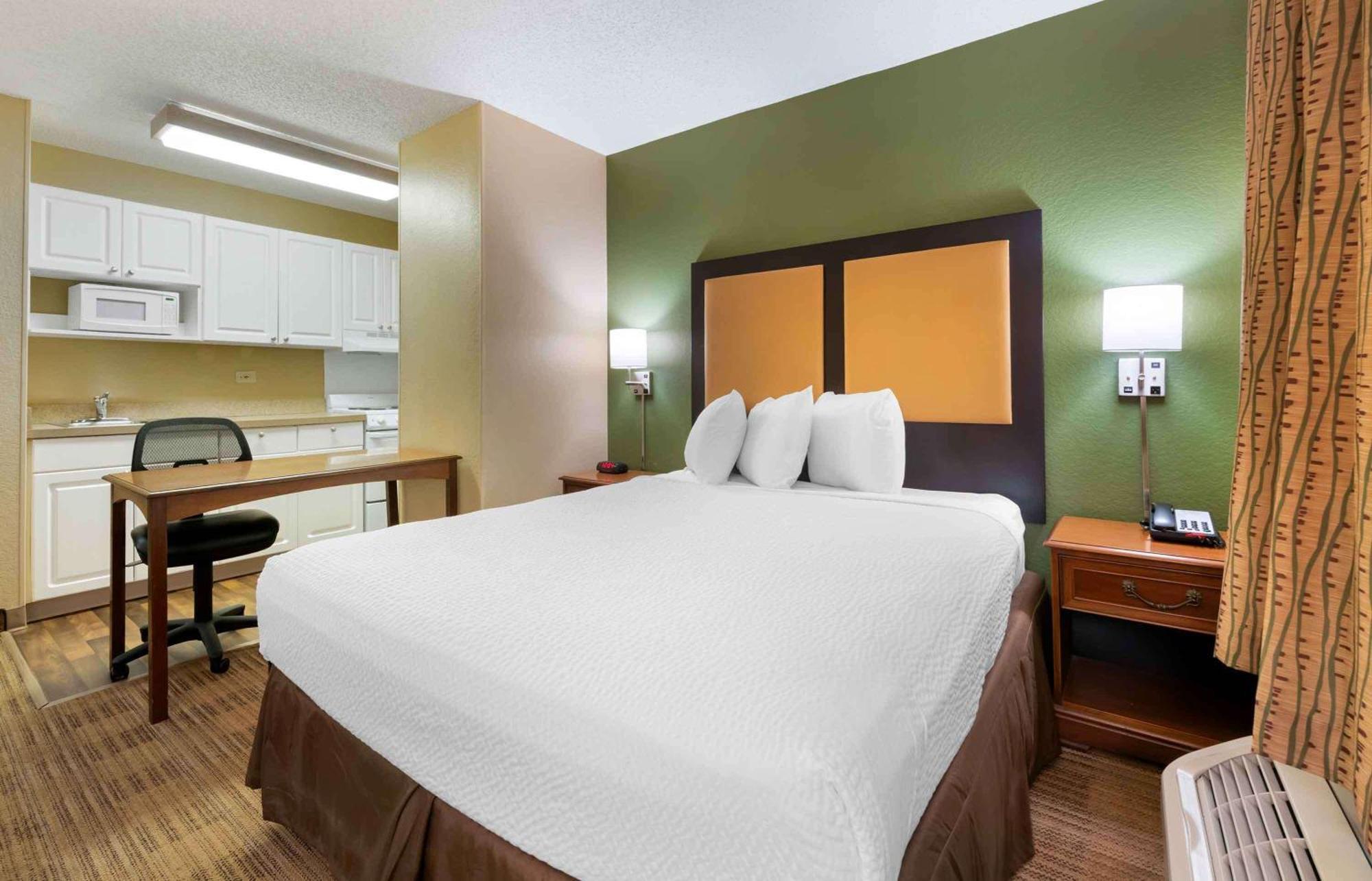 Extended Stay America Suites - West Palm Beach - Northpoint Corporate Park Exterior photo